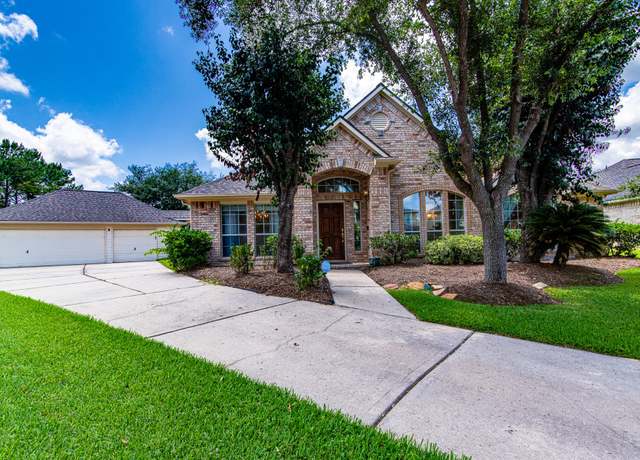 Property at 2207 Desert Vine Ct, Sugar Land, TX 77498, 3 beds, 2.5 baths