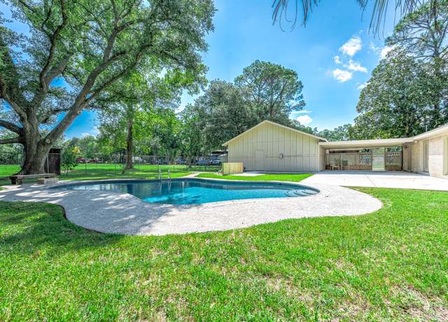 Property at 13725 6th St, Santa Fe, TX 77517, 4 beds, 2 baths