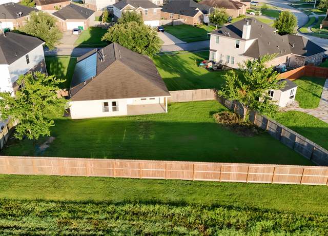 Property at 821 Grassy Knoll Trl, La Marque, TX 77568, 3 beds, 2 baths