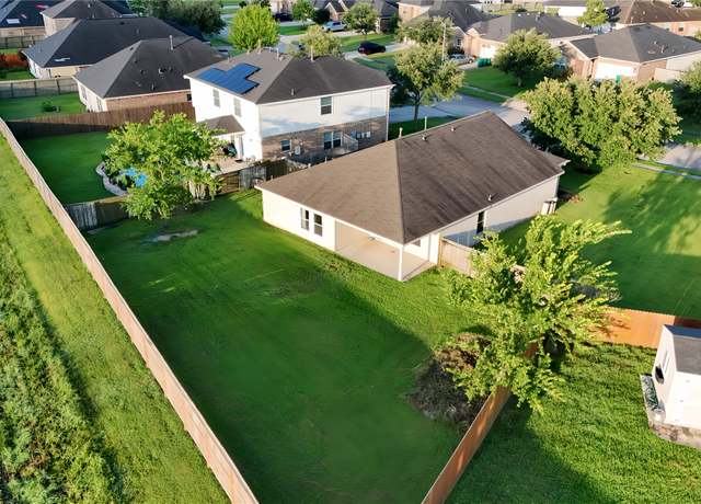 Property at 821 Grassy Knoll Trl, La Marque, TX 77568, 3 beds, 2 baths