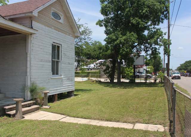 Property at 306 E Main St, Tomball, TX 77375