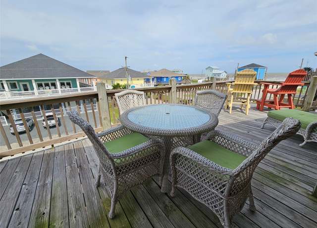 Property at 833 Kahla Dr, Crystal Beach, TX 77650, 3 beds, 2.5 baths