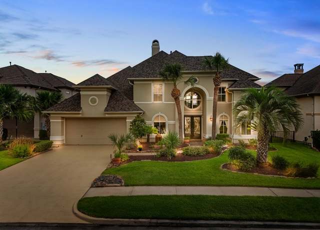 Property at 2905 Sea Channel Dr, Seabrook, TX 77586, 4 beds, 4.5 baths