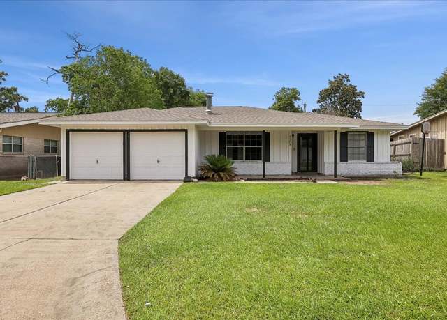 Property at 1908 Maple, Orange, TX 77632, 3 beds, 1.5 baths