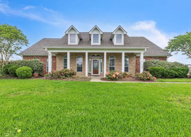 Property at 4219 Landon Ln, Baytown, TX 77523, 3 beds, 3.5 baths
