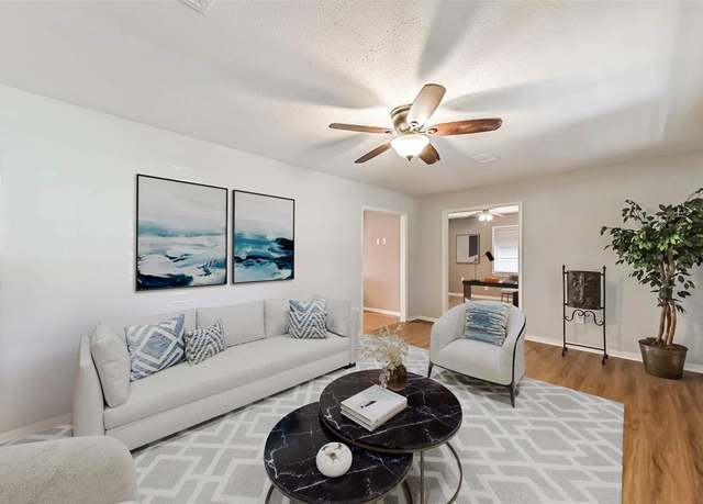 Property at 908 Howell Ave, La Marque, TX 77568, 2 beds, 1.5 baths