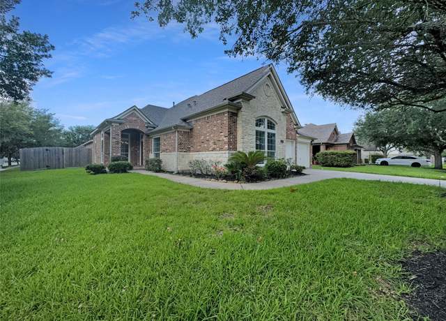 Property at 607 Red Oak Canyon Ln, La Marque, TX 77568, 4 beds, 2 baths