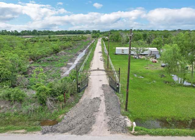 Property at 1369 N County Road 486, Dayton, TX 77535, 3 beds, 1 bath