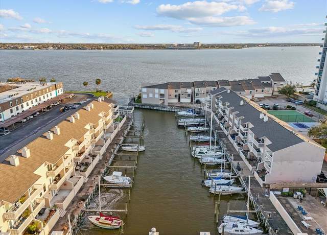 Property at 4749 Nasa Pkwy #54, Seabrook, TX 77586, 2 beds, 2.5 baths