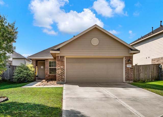Property at 1363 Winding Willow Dr, Pinehurst, TX 77362, 4 beds, 2 baths