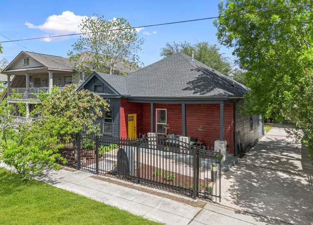 Property at 5005 Brady St, Houston, TX 77011, 4 beds, 3 baths