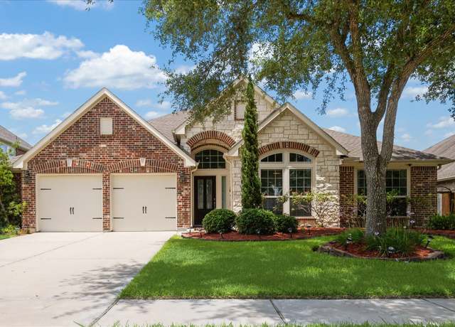 Property at 13507 Wild Lilac Ct, Pearland, TX 77584, 4 beds, 3 baths