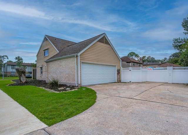Property at 16402 Clearcrest Dr, Houston, TX 77059, 4 beds, 3 baths