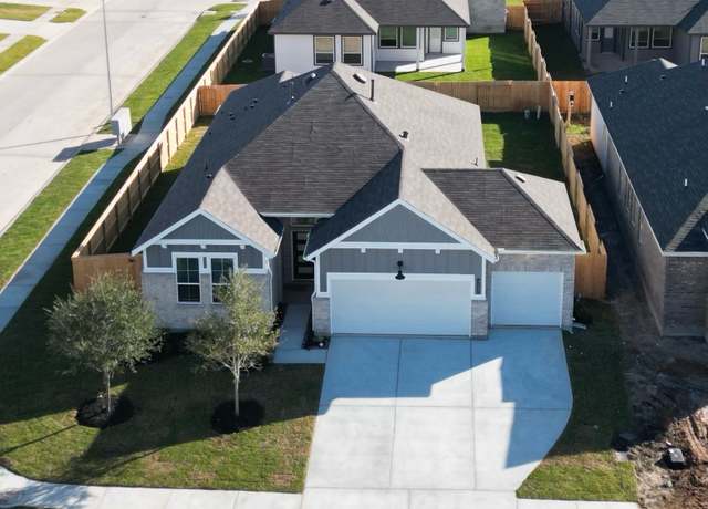 Property at 4507 Mustang Run Dr, Rosenberg, TX 77469, 4 beds, 2 baths