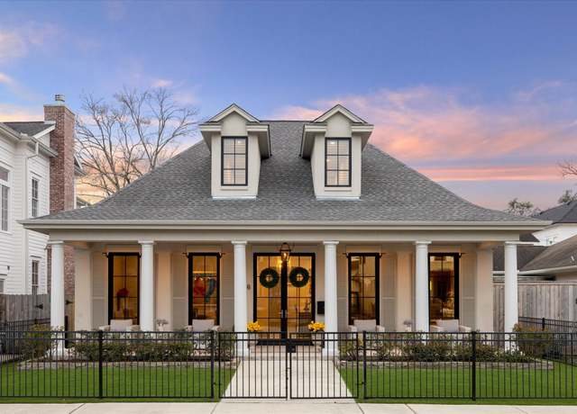 Property at 716 E 10th St, Houston, TX 77008, 4 beds, 3.5 baths
