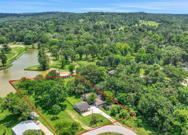 Property at 151 Lakeview Cir, Coldspring, TX 77331, 2 beds, 1.5 baths