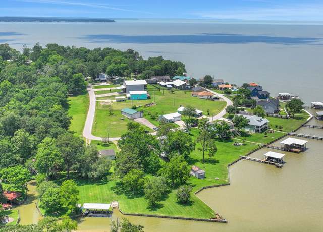 Property at 151 Lakeview Cir, Coldspring, TX 77331, 2 beds, 1.5 baths