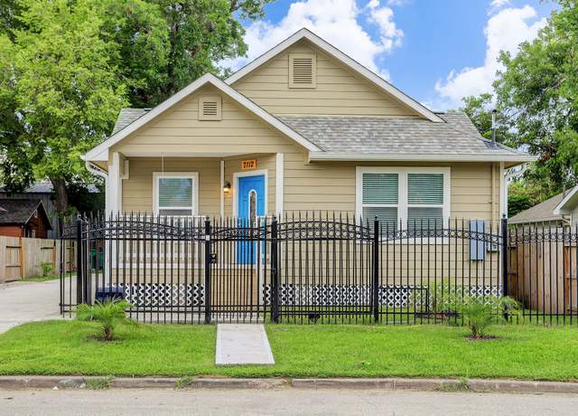 Property at 7112 Avenue L, Houston, TX 77011, 3 beds, 3 baths
