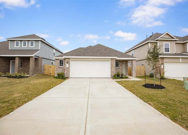 Property at 16933 Hazelnut Dr, Conroe, TX 77302, 3 beds, 2 baths