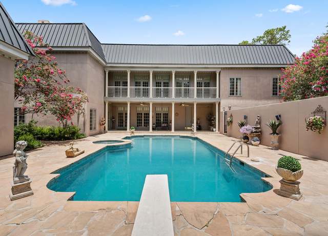 Property at 903 Rocky River Rd, Houston, TX 77056, 4 beds, 6 baths