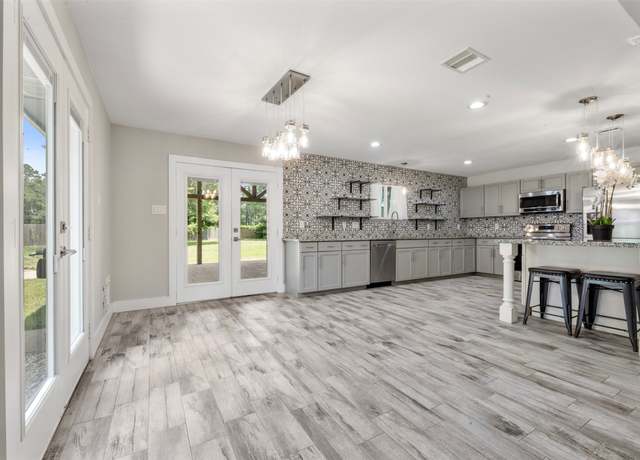 Property at 15151 Robin Trl, Conroe, TX 77302, 3 beds, 2 baths