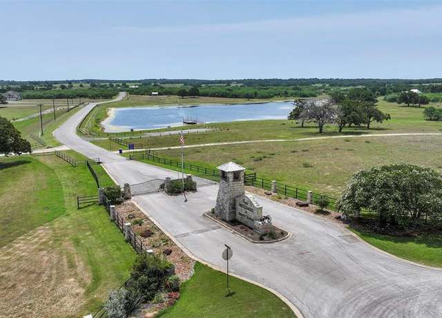 Property at 56 Powder Rdg, Luling, TX 78648