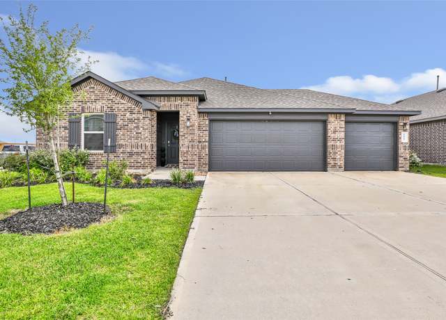 Property at 1012 Llano Trl, Dayton, TX 77535, 4 beds, 3 baths