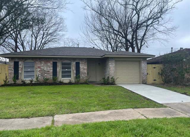 Property at 4914 Fairgreen Ln, Houston, TX 77048, 3 beds, 2 baths