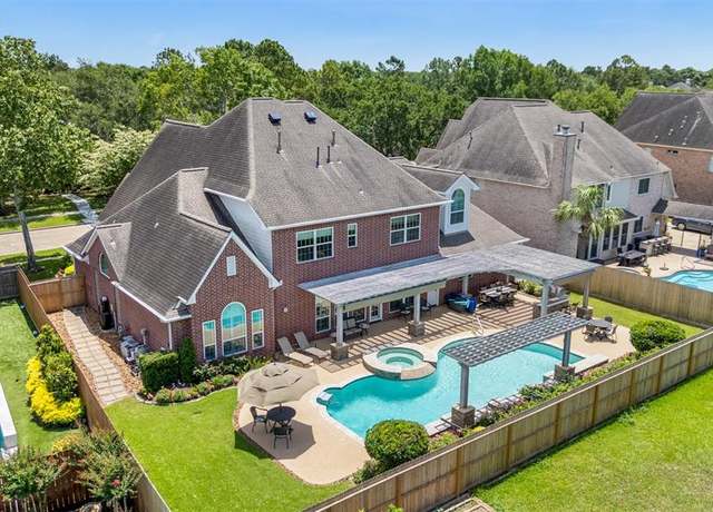 Property at 2102 White Eagle Ln, Katy, TX 77450, 4 beds, 3.5 baths