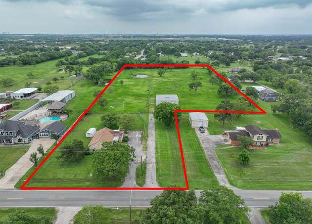 Property at 10922 N P St, La Porte, TX 77571, 3 beds, 2 baths