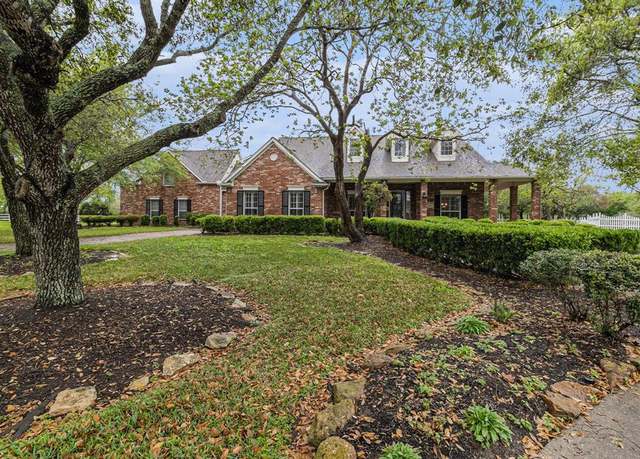 Property at 3402 Parkside Dr, Pearland, TX 77584, 4 beds, 5.5 baths