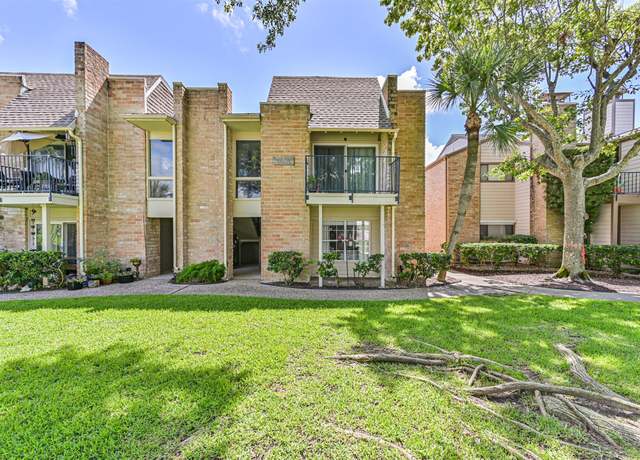 Property at 7008 N Holiday Dr, Galveston, TX 77550, 2 beds, 2 baths