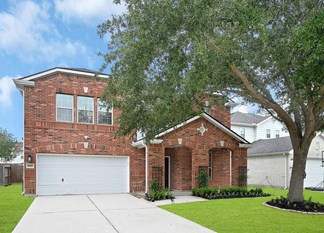 Property at 3727 Norwood Glen Ln, Friendswood, TX 77546, 3 beds, 2.5 baths