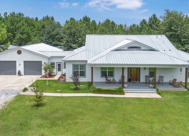 Property at 1022 Fm 1696 Rd W, Huntsville, TX 77320, 3 beds, 2.5 baths