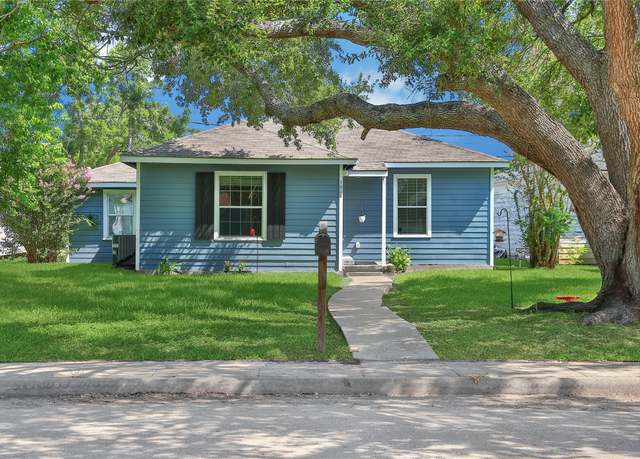 Property at 1606 W 8th St, Freeport, TX 77541, 3 beds, 2 baths