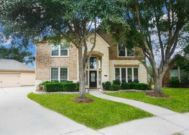 Property at 5207 Belvedere Dr, Rosenberg, TX 77471, 4 beds, 3.5 baths