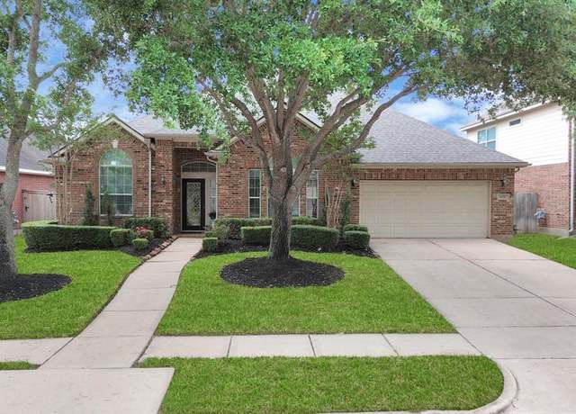 Property at 8030 Crescent Knolls Dr, Richmond, TX 77406, 4 beds, 3 baths