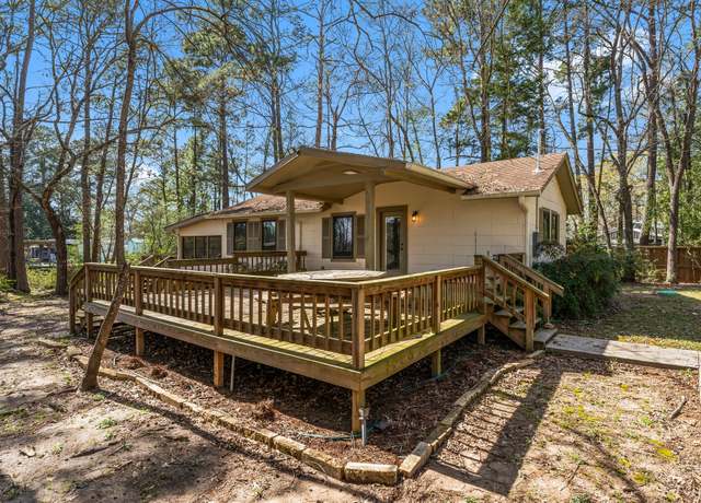 Property at 812 Lake Livingston Blvd, Livingston, TX 77351, 1 bed, 1 bath