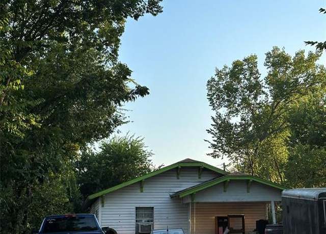 Property at 1136 Minden St, Fort Worth, TX 76115, 7 beds, 1 bath