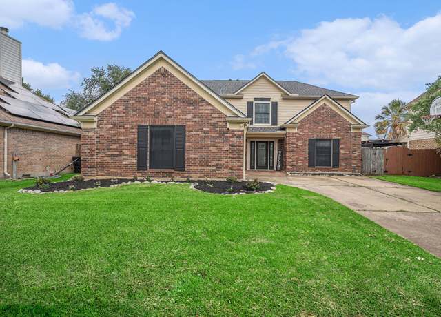 Property at 10939 Spruce Dr N, La Porte, TX 77571, 5 beds, 3.5 baths