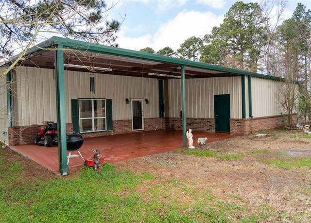 Property at 9445 County Road 132, Centerville, TX 75833, 3 beds, 2.5 baths