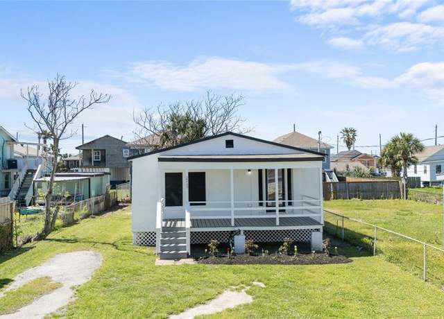 Property at 2207 Hollywood Ave, Galveston, TX 77551, 2 beds, 1 bath