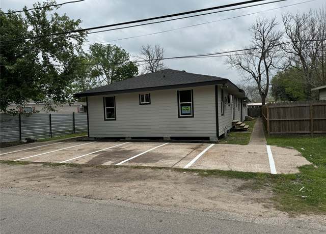 Property at 227 Elm Ave, Crosby, TX 77532, 8 beds, 4 baths