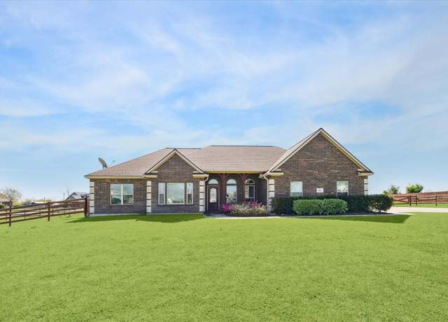 Property at 2688 Settlers Way Dr, Sealy, TX 77474, 3 beds, 2.5 baths