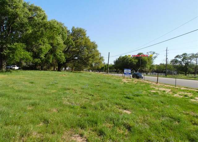 Property at 1215 N Meyer St, Sealy, TX 77474