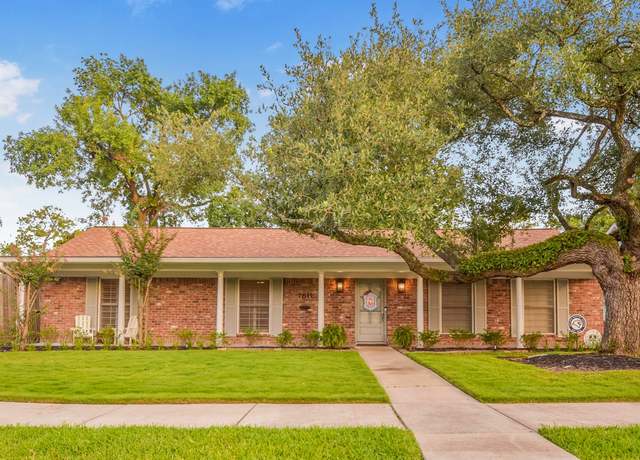 Property at 7611 Fairdale Ln, Houston, TX 77063, 3 beds, 2 baths