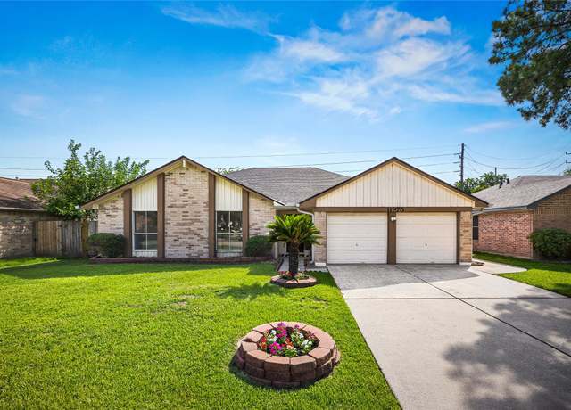 Property at 11975 Steamboat Springs Dr, Houston, TX 77067, 3 beds, 2 baths