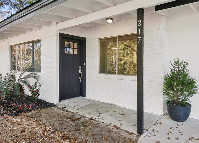 Property at 217 Tonahill St, Jasper, TX 75951, 3 beds, 1 bath