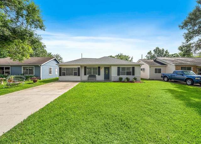 Property at 715 S Nugent St, La Porte, TX 77571, 3 beds, 1 bath