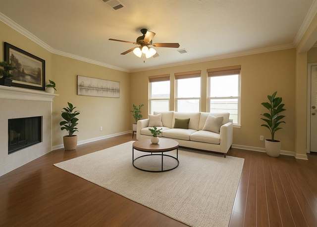 Property at 7902 Crystal Moon Dr, Houston, TX 77040, 4 beds, 2.5 baths